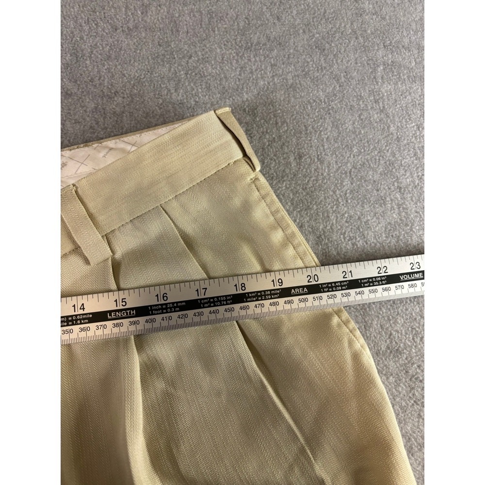 Jos. A. Bank Men's Size 35 Tan Pleated Shorts 100% Tencel Lyocell Khaki  Fit - Picture 3 of 6